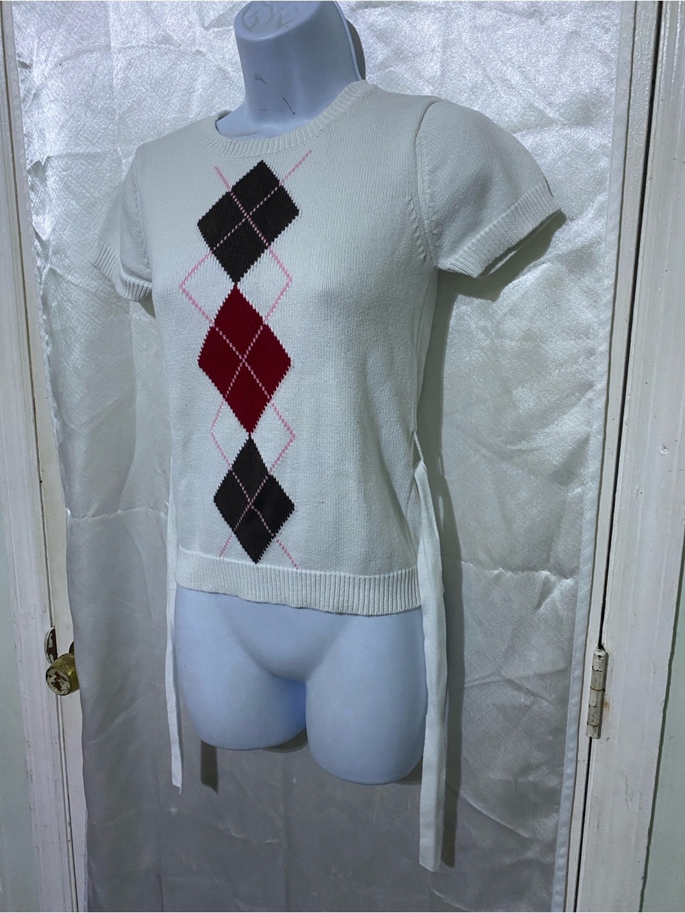 Y2K Crazy 8 Cream Short-Sleeve Argyle Crew Sweater with Side Ties